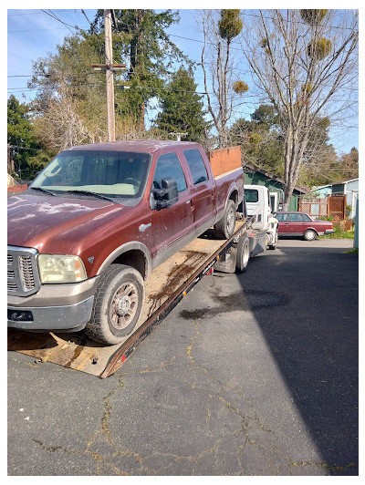 Cream's Towing JunkYard in Santa Rosa (CA) - photo 3