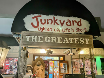 Junkyard Cafe JunkYard in Simi Valley (CA) - photo 3