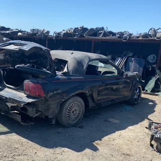 el primo auto dismantle JunkYard in Stockton (CA) - photo 2