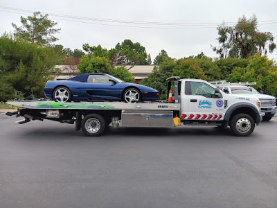 Eddie's Towing JunkYard in Thousand Oaks (CA) - photo 1