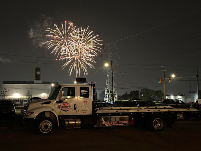 Ellis Brothers Towing & Repair JunkYard in Warren (MI) - photo 3