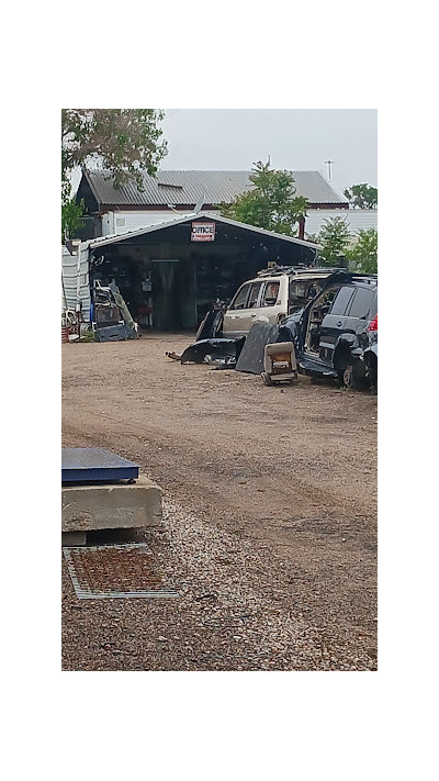 Yoda Jim's JunkYard in Thornton (CO) - photo 2