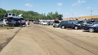 City Auto Wreckers JunkYard in Aurora (IL) - photo 1