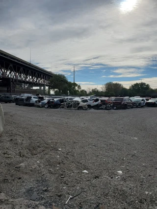 Standard Auto Parts JunkYard in Chicago (IL) - photo 1