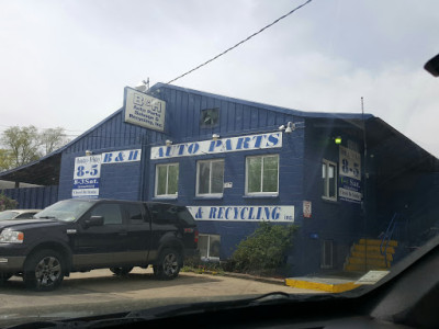 B & H Auto Parts Salvage JunkYard in Rockford (IL) - photo 1