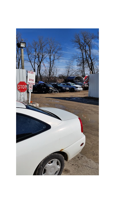 Annon Auto Sales JunkYard in Roscoe (IL) - photo 1