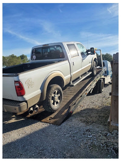 Denise's Wrecker Service JunkYard in Lafayette (LA) - photo 2