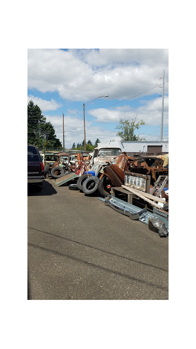 Cliff's Classic Chevrolet Parts Co. JunkYard in Portland (OR) - photo 3