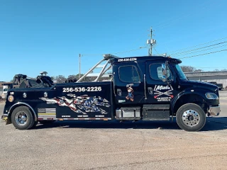 Mike's Wrecker Service JunkYard in Huntsville (AL) - photo 2