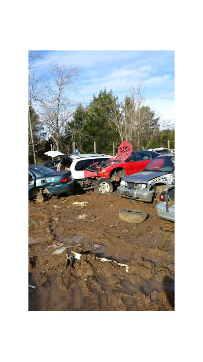 Hill's Auto Parts JunkYard in Laceys Spring (AL) - photo 1