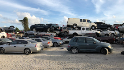 Rastro Coco Auto Parts JunkYard in Hialeah (FL) - photo 1