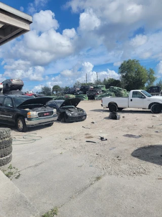 Junk Car Buyers Solutions JunkYard in West Palm Beach (FL) - photo 4