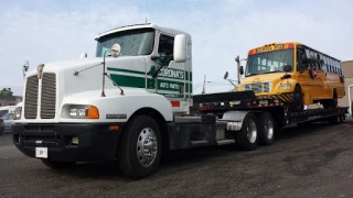 Corona's Auto Parts, Towing & AutoBody, Inc. JunkYard in Hartford (CT) - photo 3