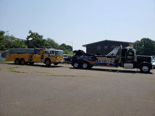 Tony's Long Wharf Services JunkYard in New Haven (CT) - photo 3