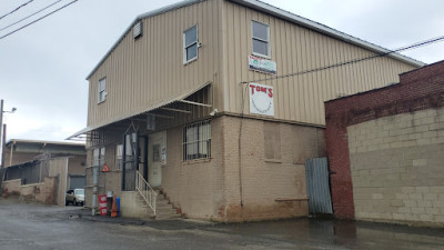 Tom's Foreign Auto Parts JunkYard in Waterbury (CT) - photo 4