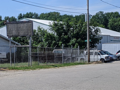 Universal Salvage Co JunkYard in Evansville (IN) - photo 1