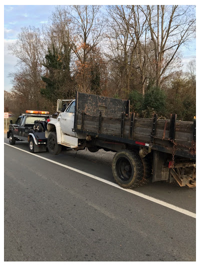 Bellinger & Son Wrecker Service JunkYard in Charlotte (NC) - photo 2