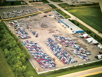 Copart - Davenport JunkYard in Eldridge (IA) - photo 1