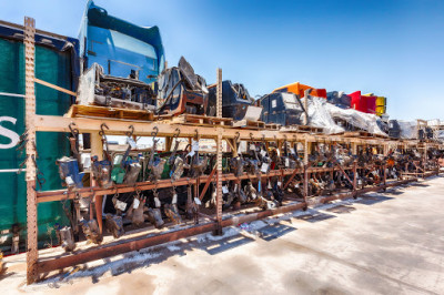 American Truck Salvage JunkYard in Phoenix (AZ) - photo 4