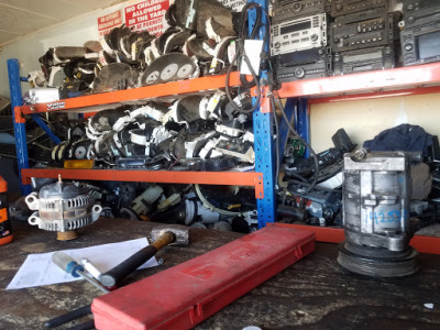 Deer Valley Used Parts JunkYard in Phoenix (AZ) - photo 3