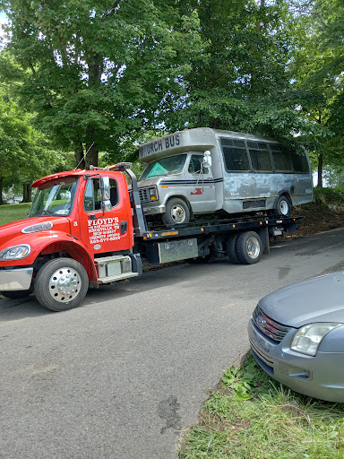 Floyd's Wrecker Services JunkYard in Knoxville (TN)