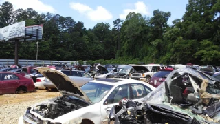 Lambert's Pick A Part JunkYard in Powells Crossroads (TN) - photo 4