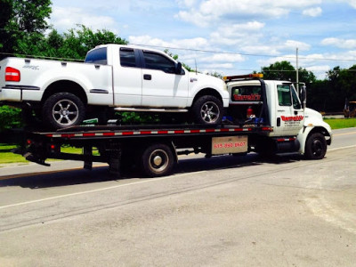 Mike Barrett's Automotive & Wrecker Service JunkYard in Murfreesboro (TN) - photo 1