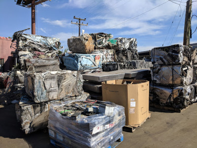 Decker's Salvage Co Inc JunkYard in Baltimore (MD) - photo 3