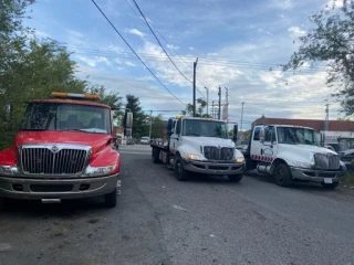 D.C Towing and Junk Cars - photo 1