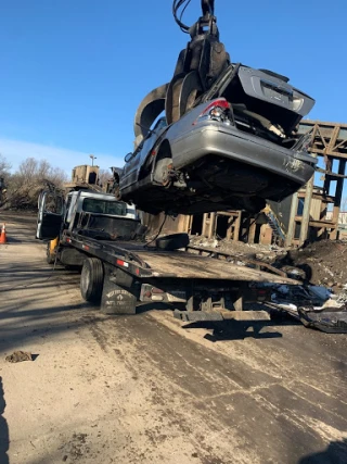 D.C Towing and Junk Cars JunkYard in Baltimore (MD) - photo 3