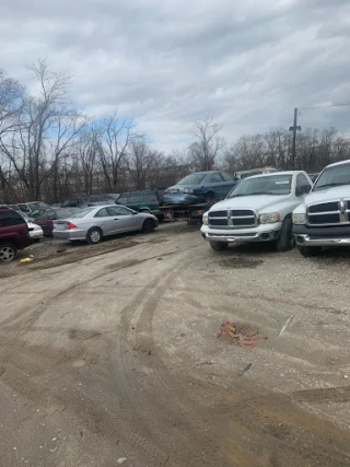 D.C Towing and Junk Cars JunkYard in Baltimore (MD) - photo 4