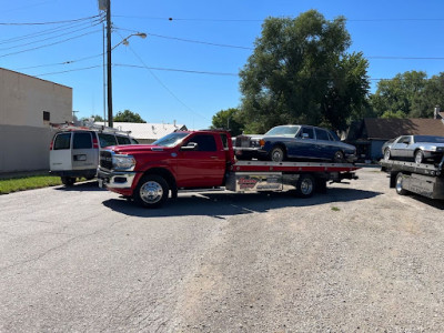 Hooker's Towing JunkYard in Independence (MO) - photo 2