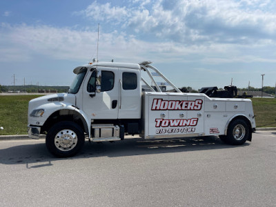 Hooker's Towing JunkYard in Independence (MO) - photo 4