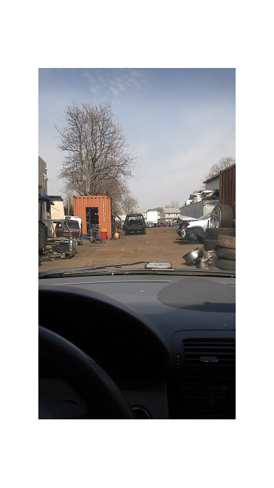 Wallington Auto Wrecker JunkYard in Wallington (NJ) - photo 1