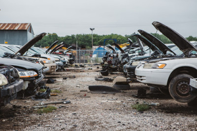 Midway U Pull Muncie JunkYard in Kansas City (KS) - photo 3