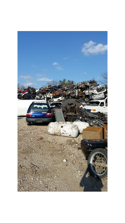 Alvy Wise Salvage Yard JunkYard in Tonganoxie (KS) - photo 4