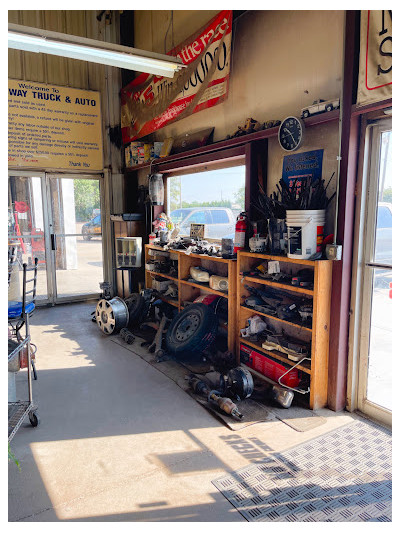 Broadway Truck & Auto JunkYard in Valley Center (KS) - photo 1