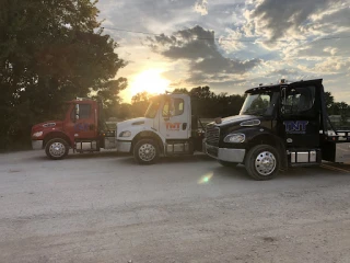 TNT Towing JunkYard in Wichita (KS) - photo 2