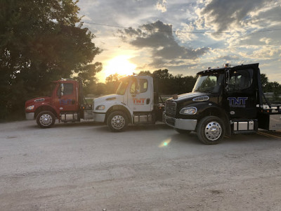 TNT Towing JunkYard in Wichita (KS) - photo 2