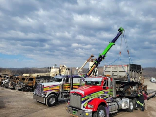 Candido's Heavy Duty Towing & Recovery (Semi Rv Box Truck Towing) JunkYard in Lexington (KY) - photo 2