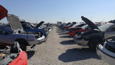 Pull-A-Part JunkYard in Louisville (KY) - photo 2