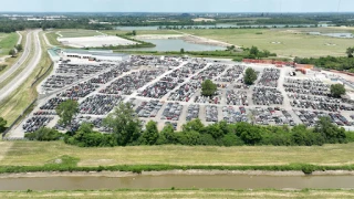 Speedway Salvage JunkYard in St. Louis (MO) - photo 3