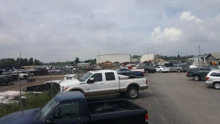 Speedway Salvage JunkYard in St. Louis (MO) - photo 4