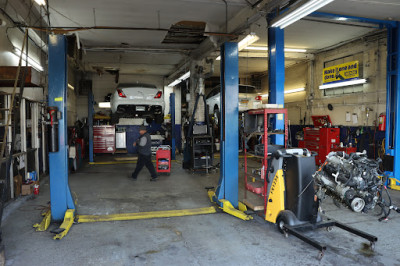 Hunts Point Auto Sales & Service JunkYard in Bronx (NY) - photo 3