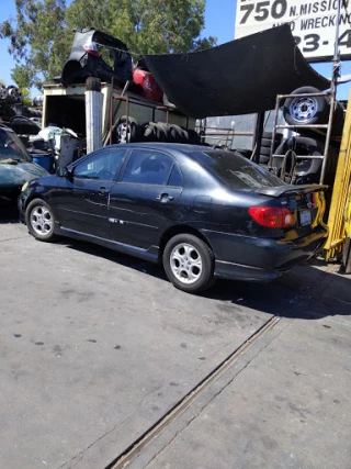 Motor City 2 Auto Wrecking JunkYard in Bakersfield (CA) - photo 3