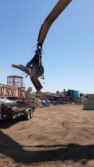 SA Recycling JunkYard in El Centro (CA) - photo 3