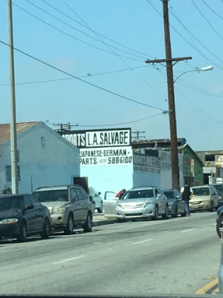 Imports L.A. Salvage JunkYard in Inglewood (CA) - photo 3