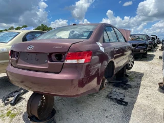 Tom Junk Car Buyer JunkYard in Winter Haven (FL) - photo 4