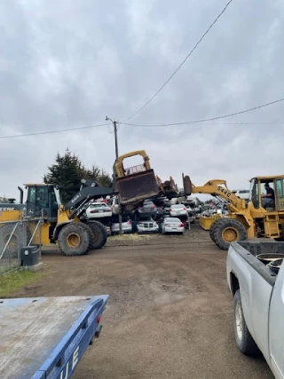 Stapleton Salvage JunkYard in Sioux City (IA) - photo 2