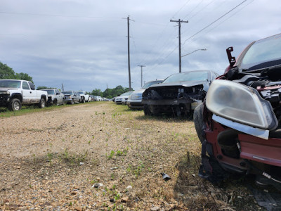 Ebag Auto Parts JunkYard in Jackson (MS) - photo 3